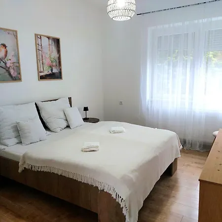 Apartament Hunor Vendeghaz