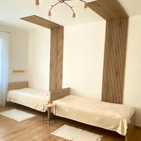 Apartament Hunor Vendeghaz *